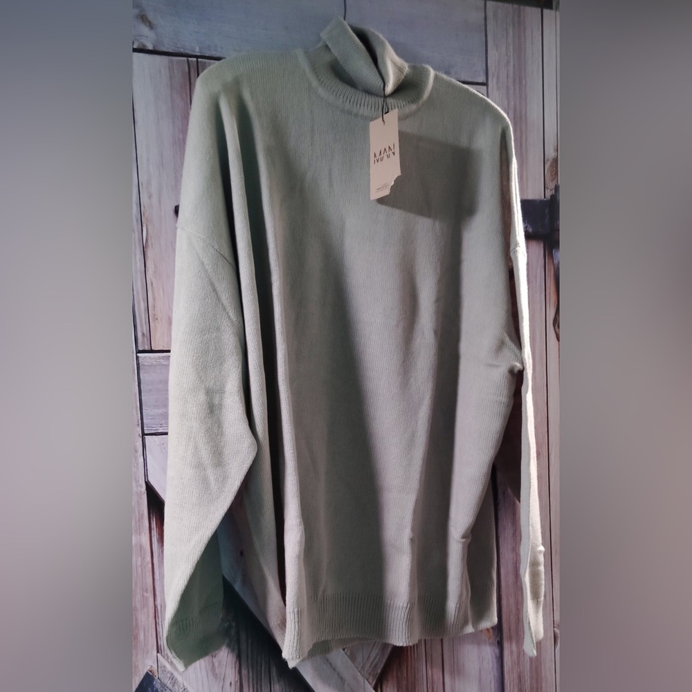 MAN Oversized Green Sweater